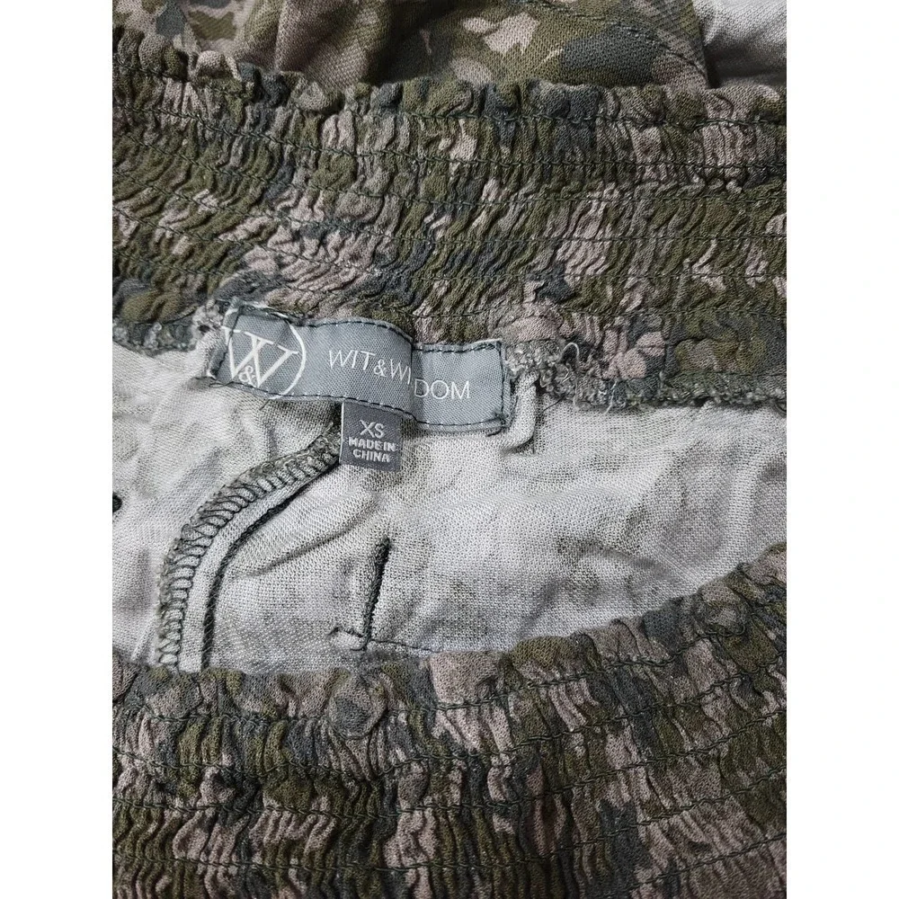 Wit & Wisdom Floral Camo High Rise Shorts Extra Small - Picture 5 of 8